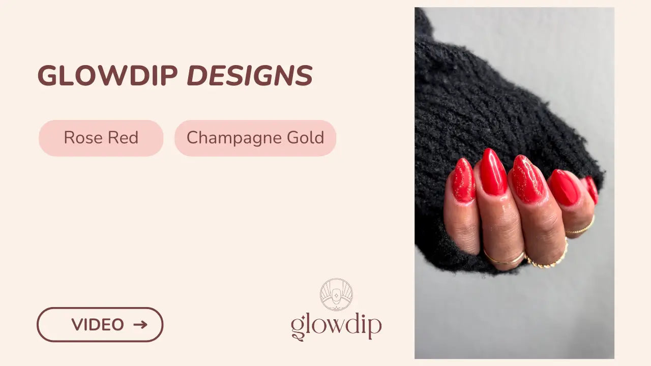 Vibrante karmozijnrode nagels met een glanzende afwerking en subtiele champagne goudglitter accenten