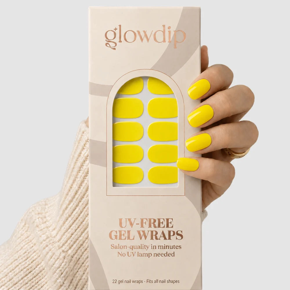 Heldere gele uv-vrije gel nagelwraps lemon pop in strakke beige glowdip verpakking